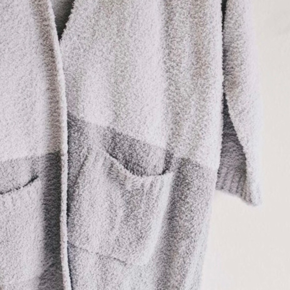 Thread & Supply, Cozy Cloud Wrap – OS - Picture 3 of 3